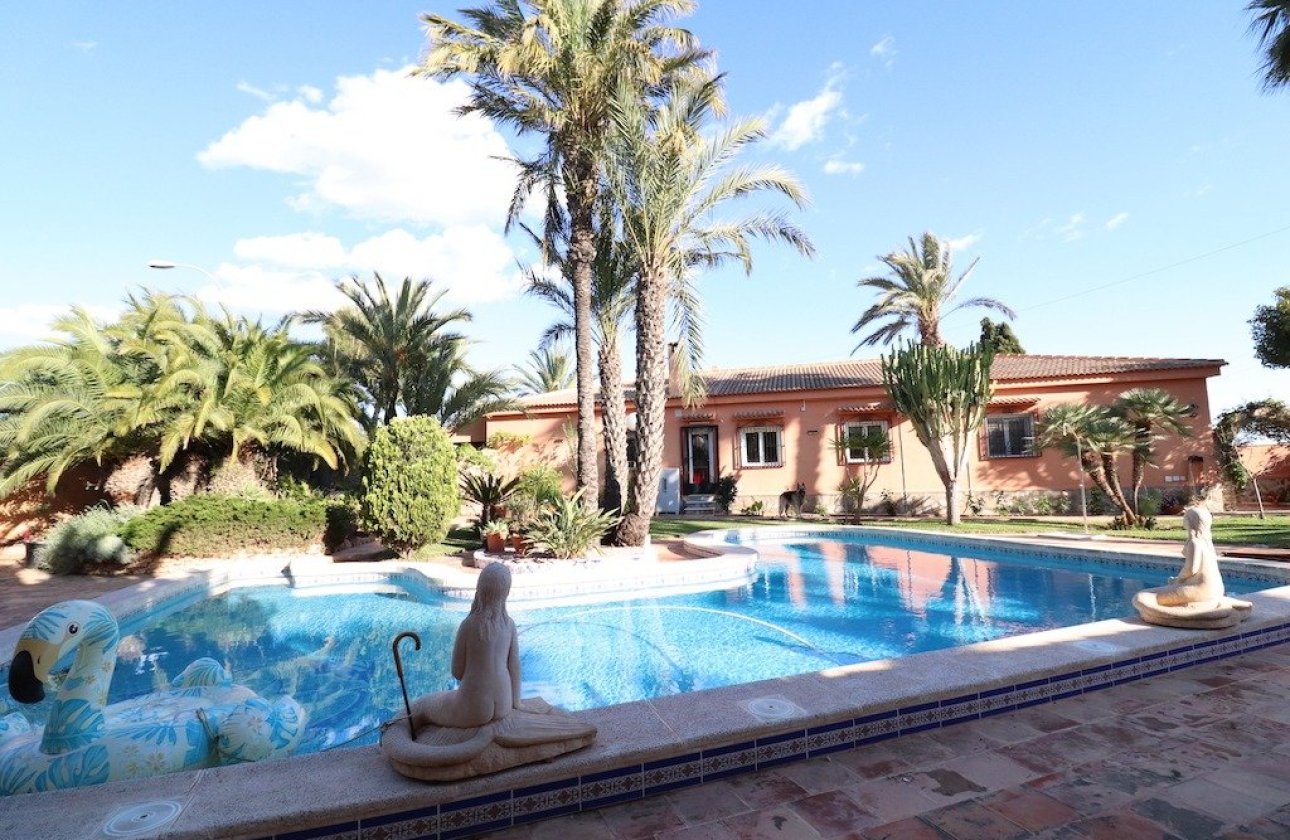 Használt ingatlanok - Villa -
Torrevieja - El chaparral
