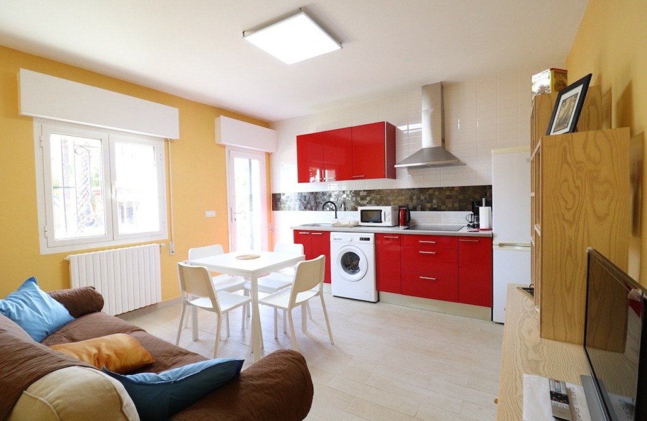 Használt ingatlanok - Villa -
Torrevieja - El chaparral