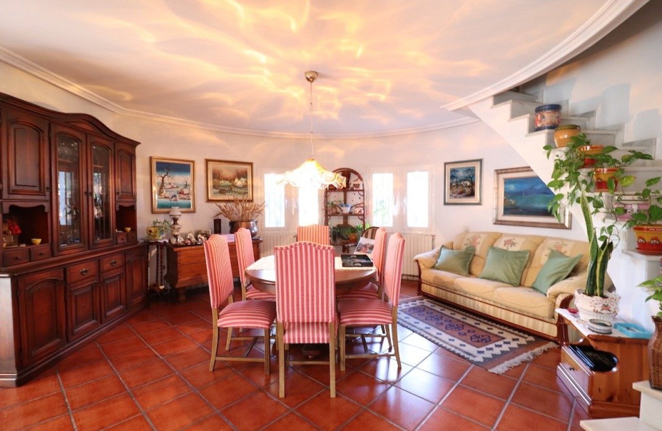 Használt ingatlanok - Villa -
Torrevieja - El chaparral