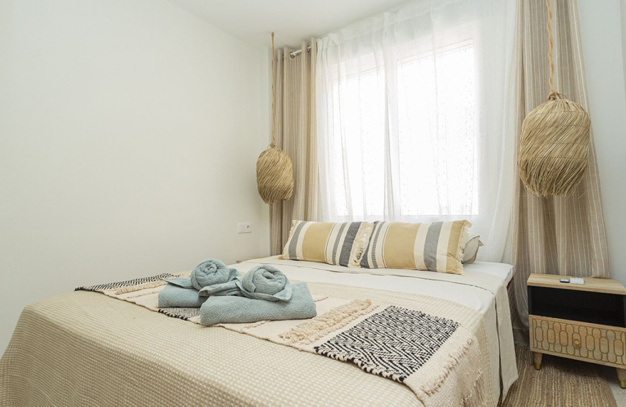 Használt ingatlanok - Villa -
Torrevieja - La Mata