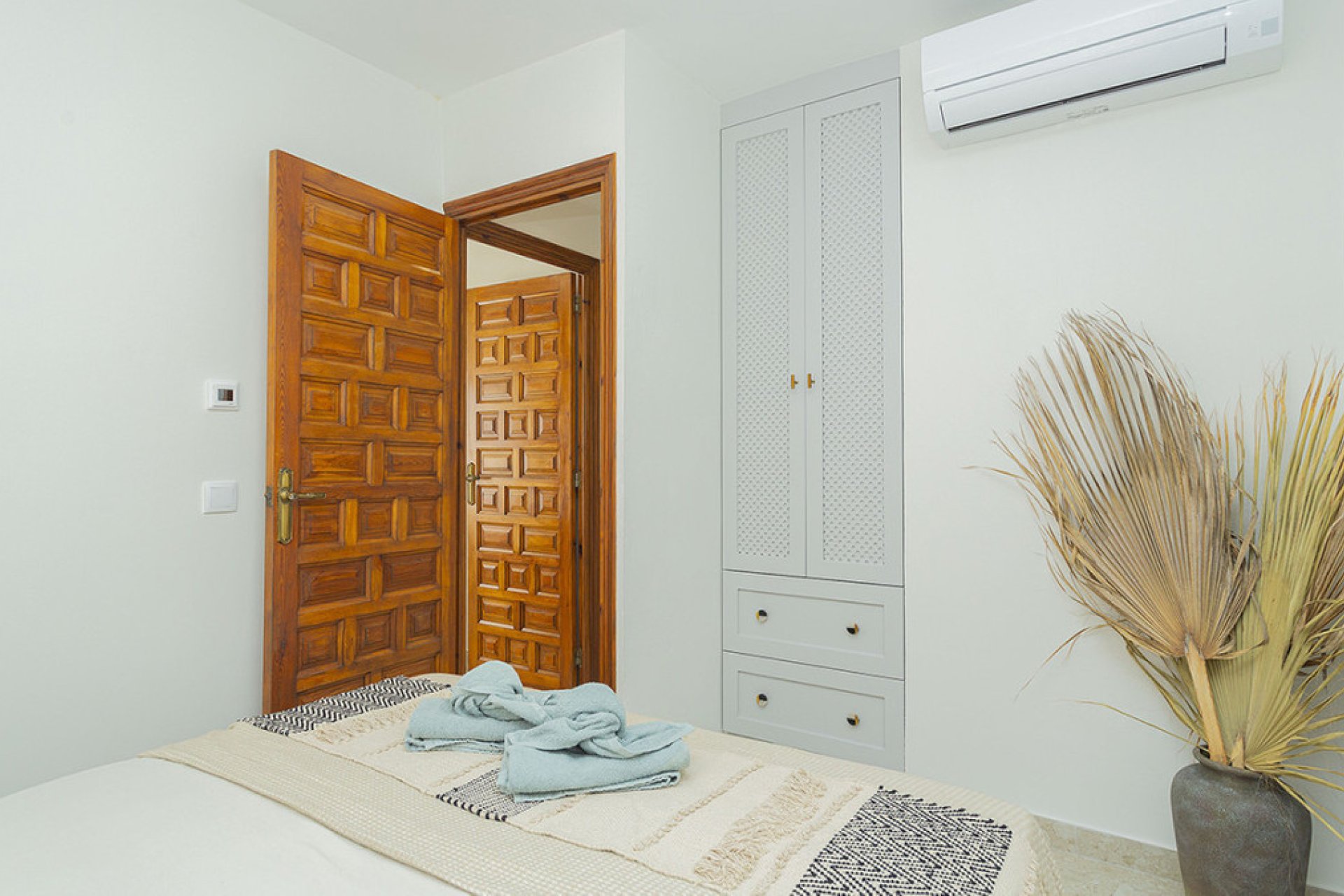 Használt ingatlanok - Villa -
Torrevieja - La Mata