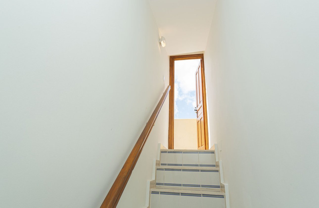 Használt ingatlanok - Villa -
Torrevieja - La Mata