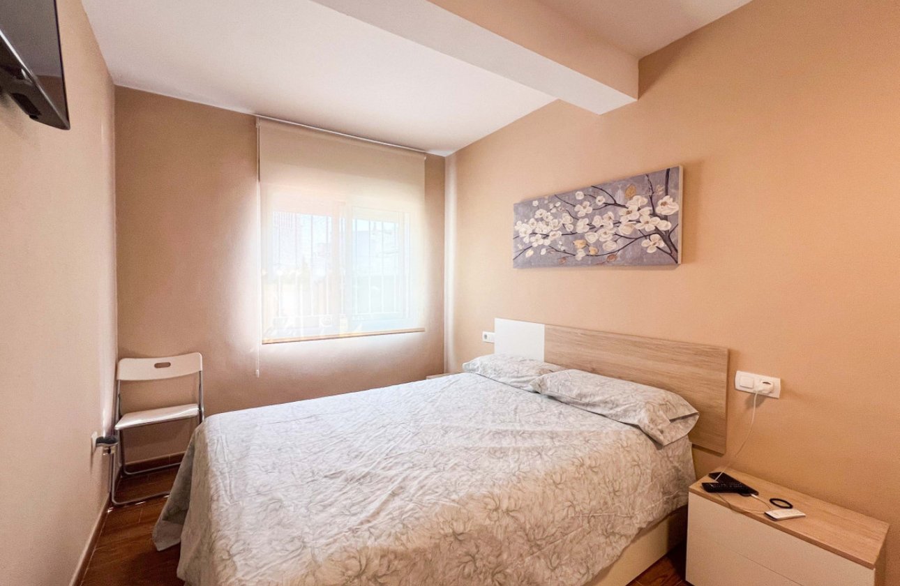 Használt ingatlanok - Villa -
Torrevieja - La Mata