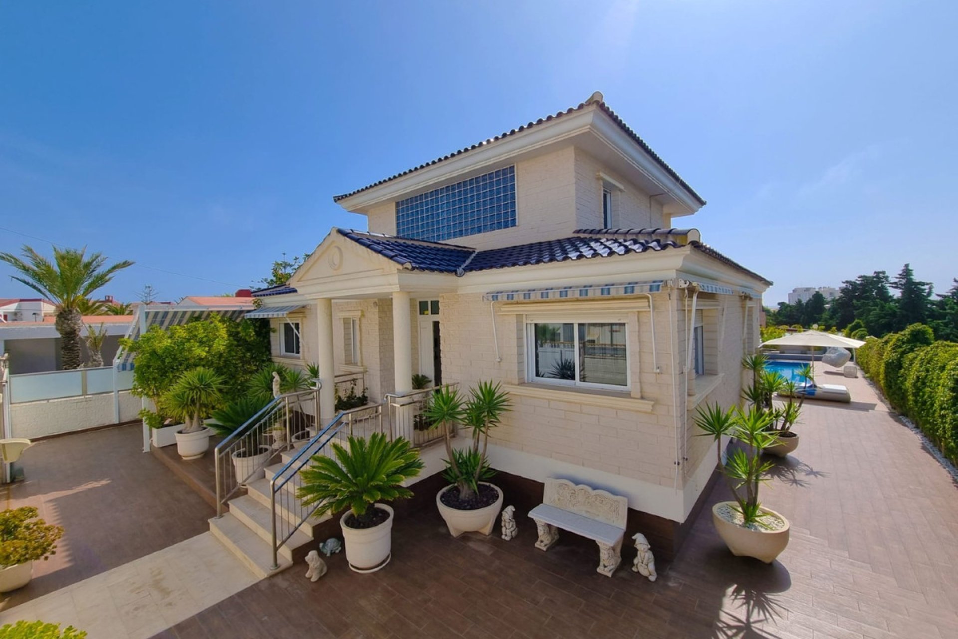 Használt ingatlanok - Villa -
Torrevieja - La Mata