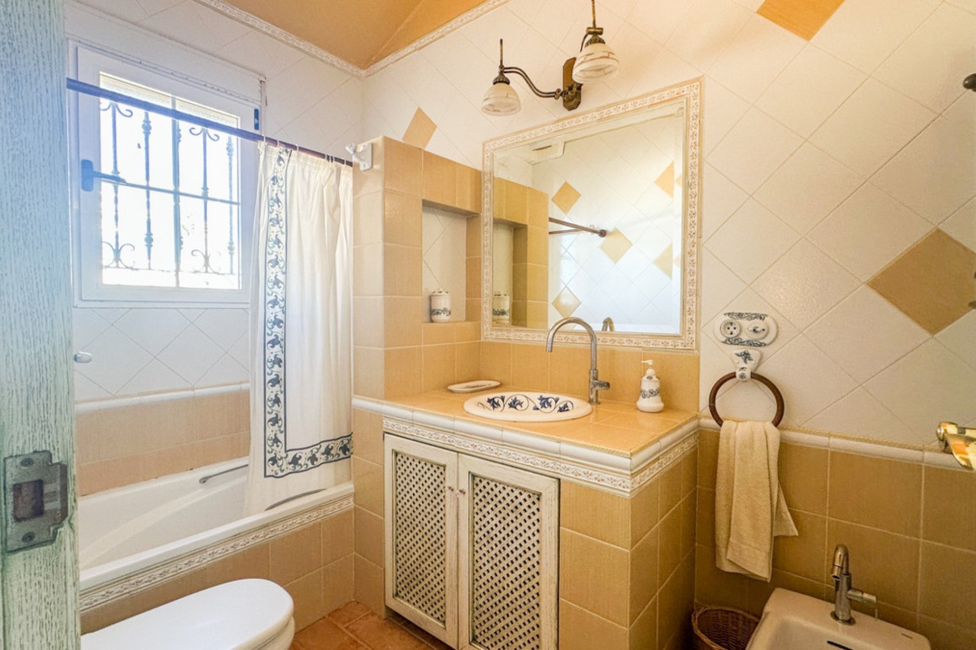 Használt ingatlanok - Villa -
Torrevieja - La Mata