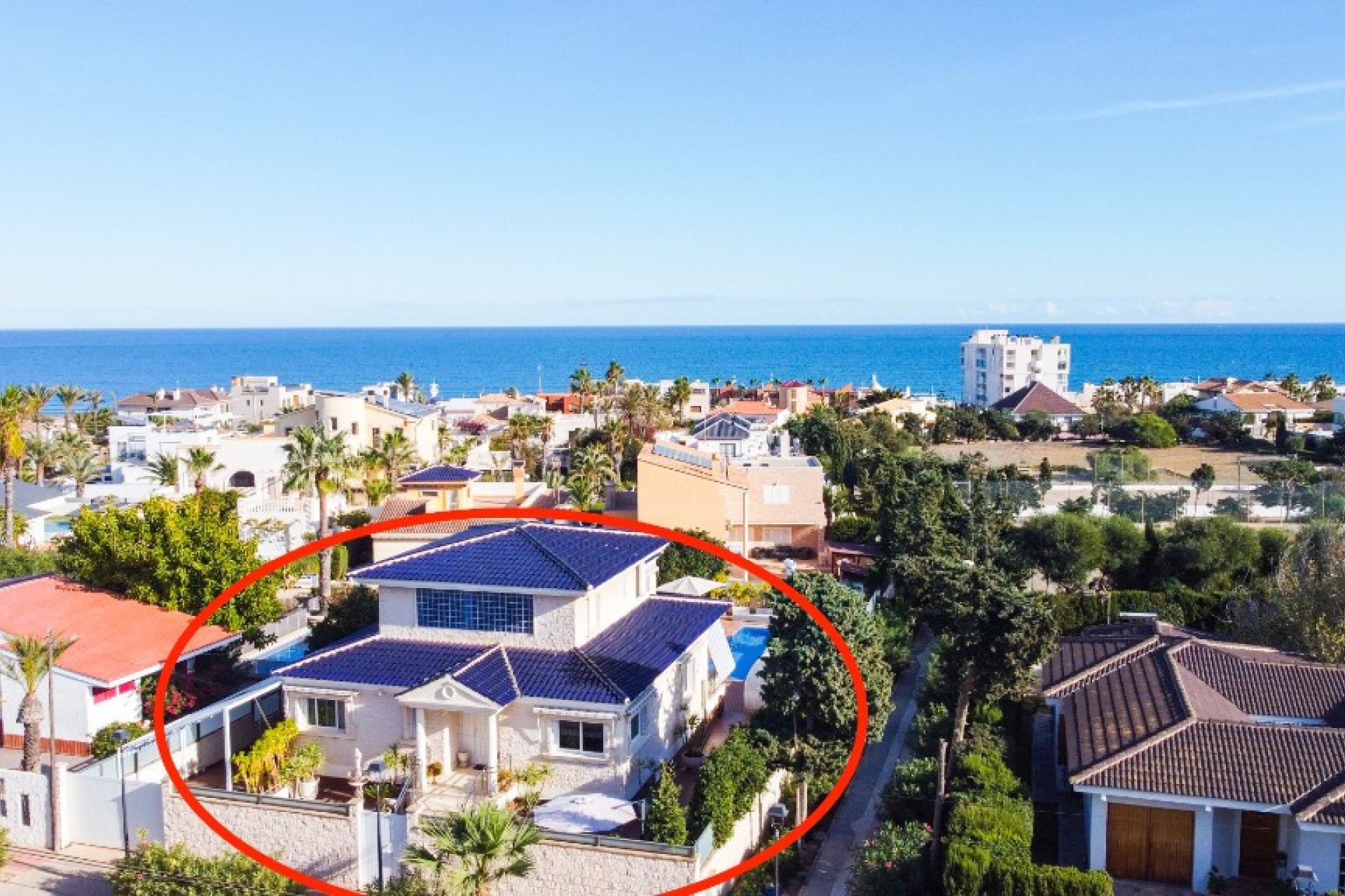 Használt ingatlanok - Villa -
Torrevieja - La Mata