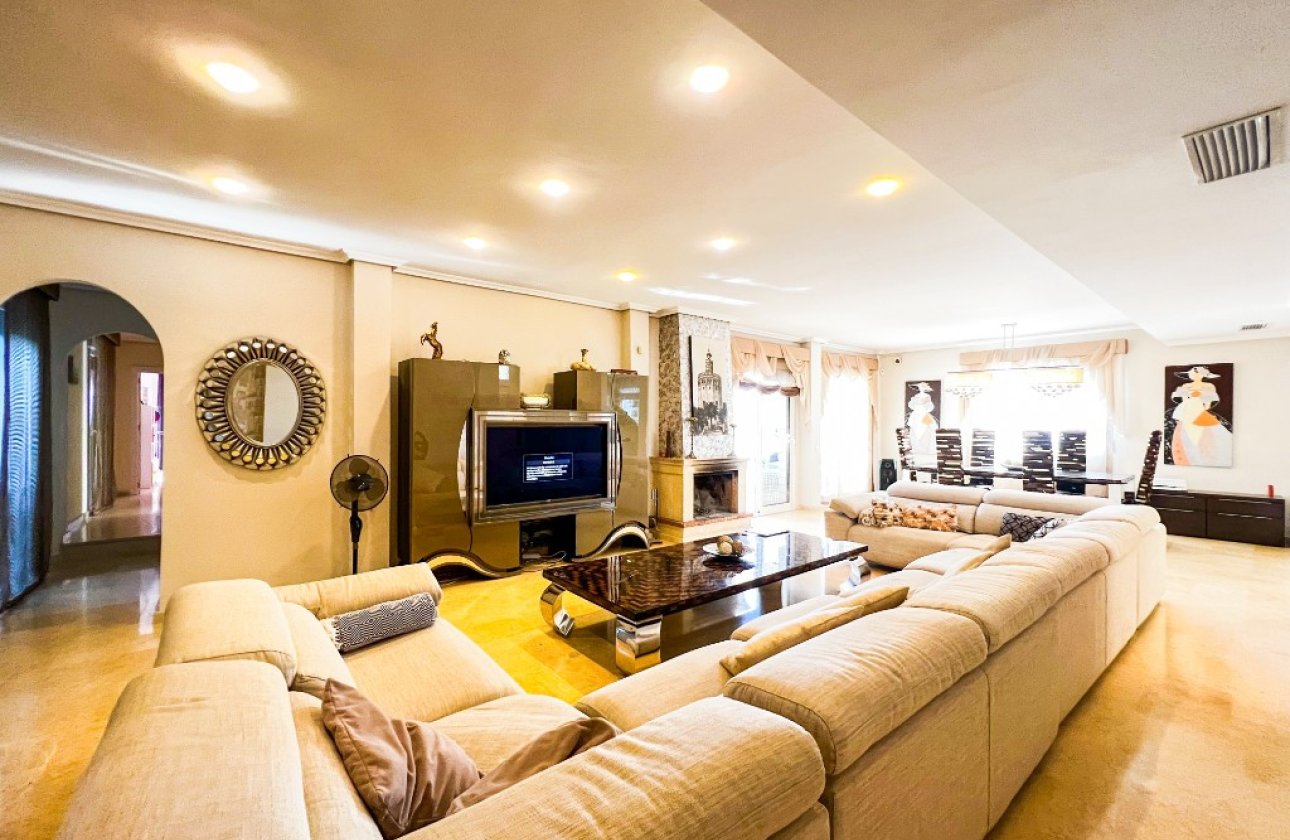 Használt ingatlanok - Villa -
Torrevieja - La Mata