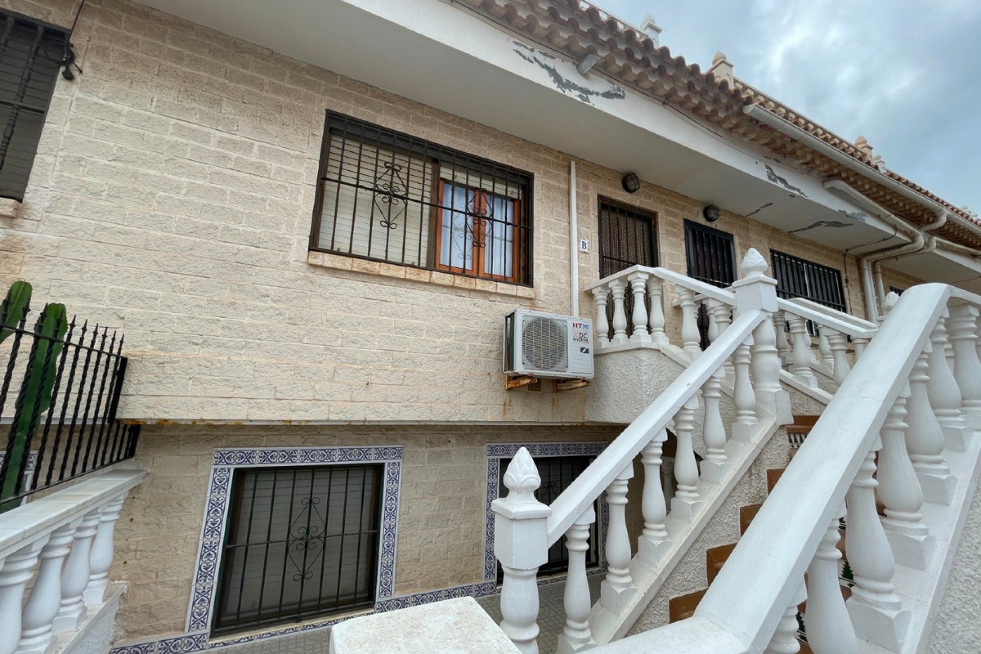 Használt ingatlanok - Villa -
Torrevieja - La Mata