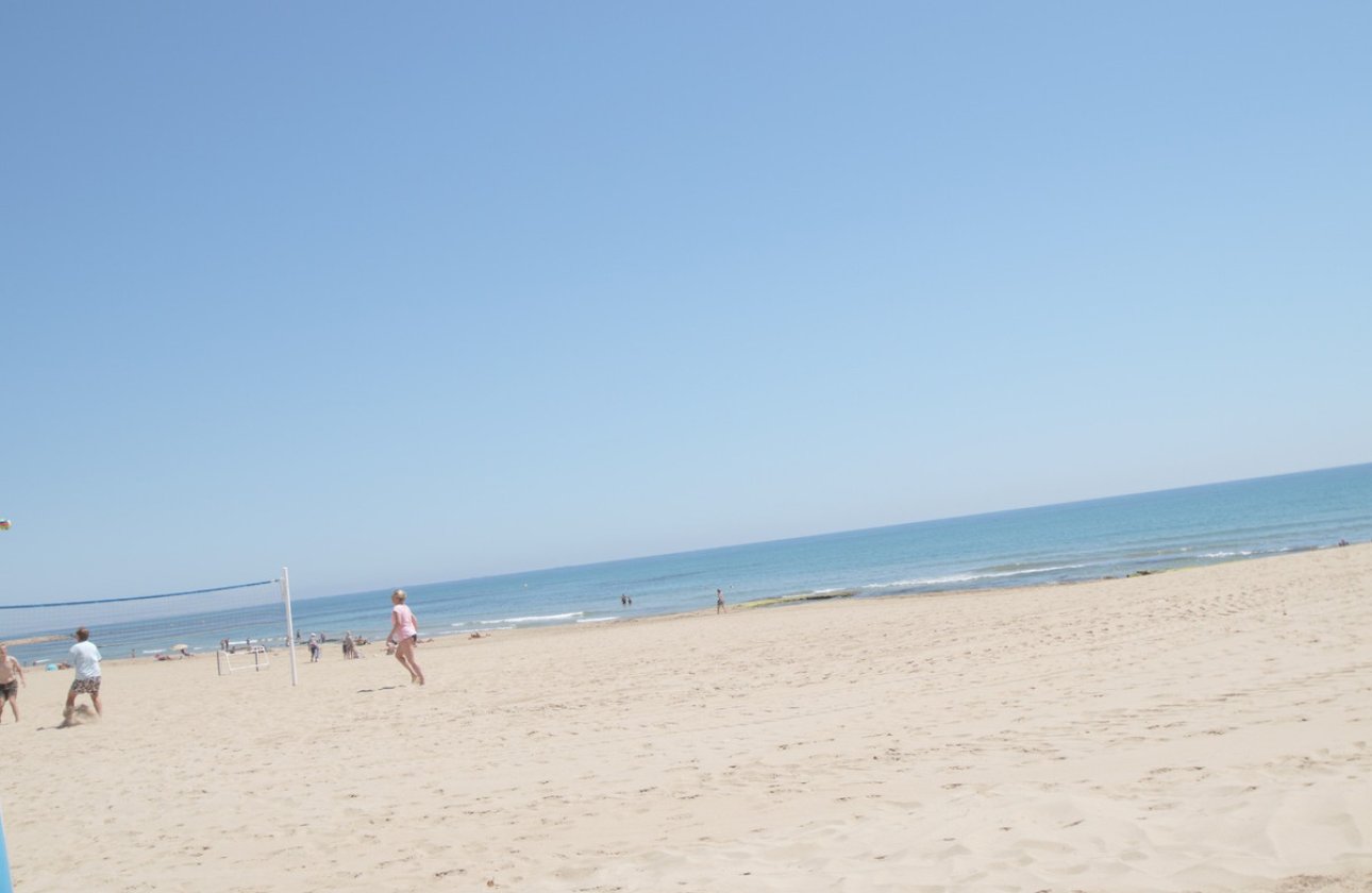 Használt ingatlanok - Villa -
Torrevieja - La Mata