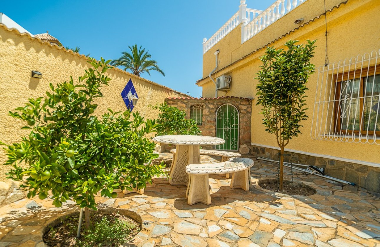 Használt ingatlanok - Villa -
Torrevieja - La siesta