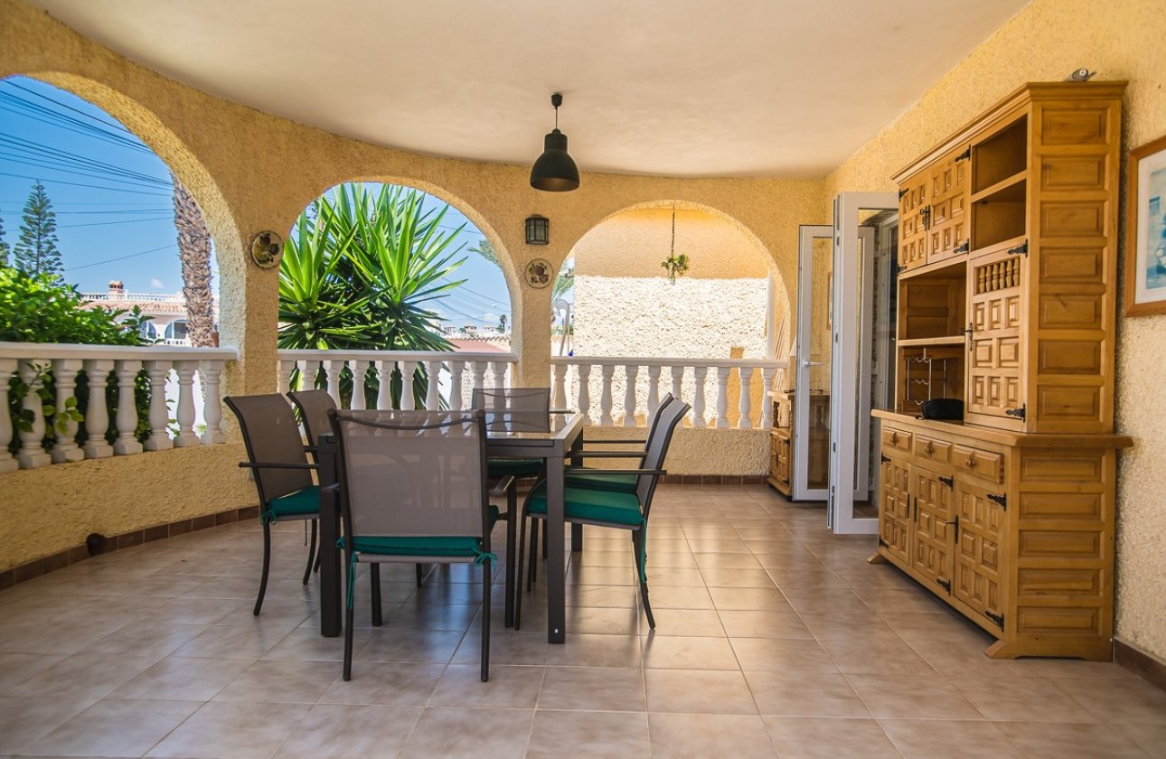 Használt ingatlanok - Villa -
Torrevieja - La siesta
