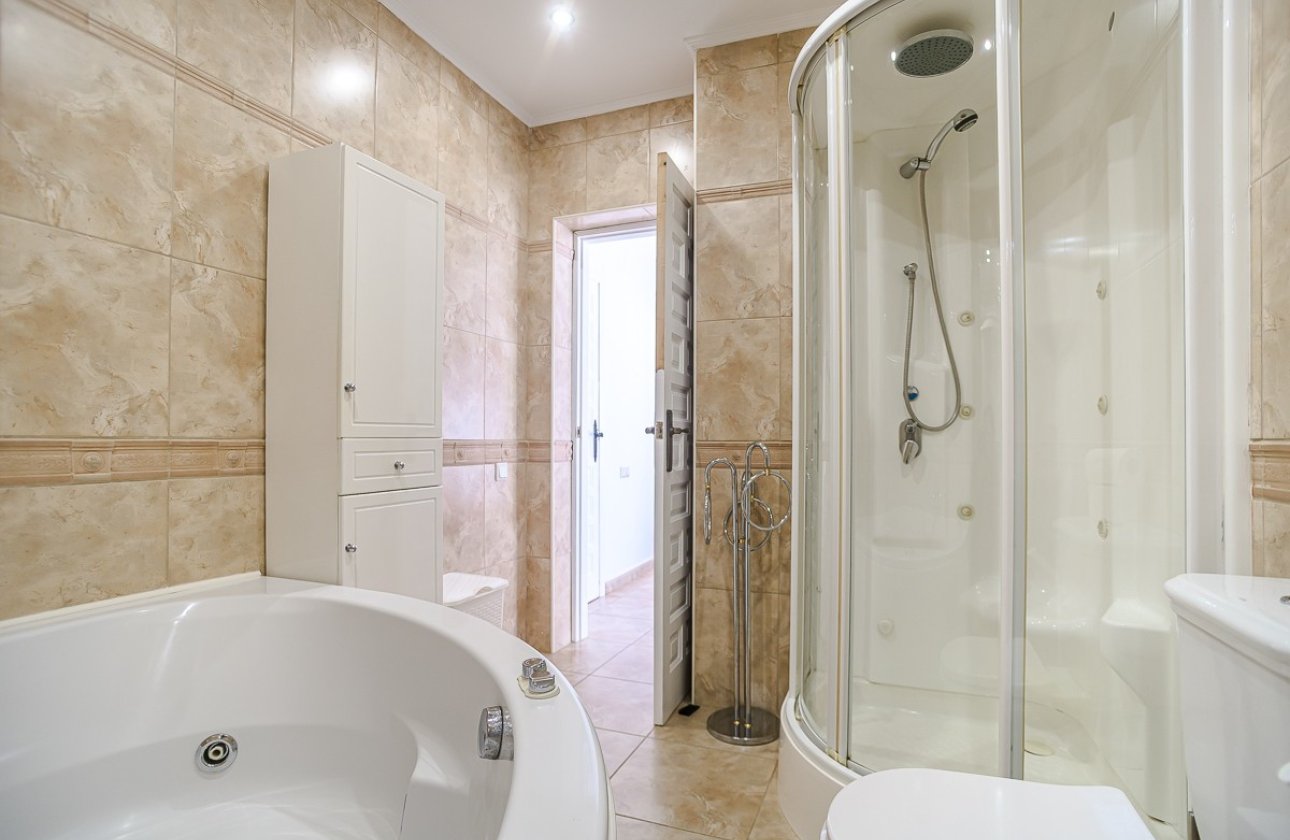 Használt ingatlanok - Villa -
Torrevieja - La siesta