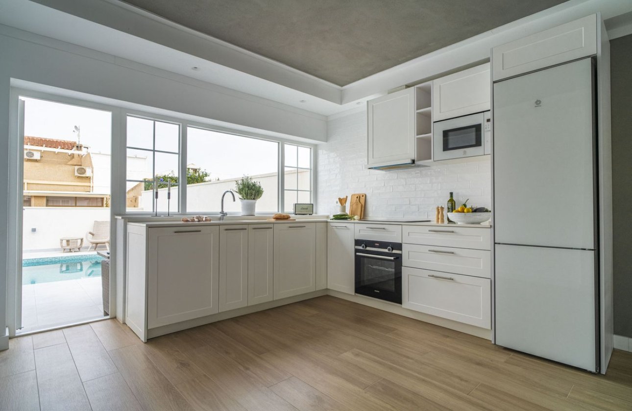 Használt ingatlanok - Villa -
Torrevieja - La siesta