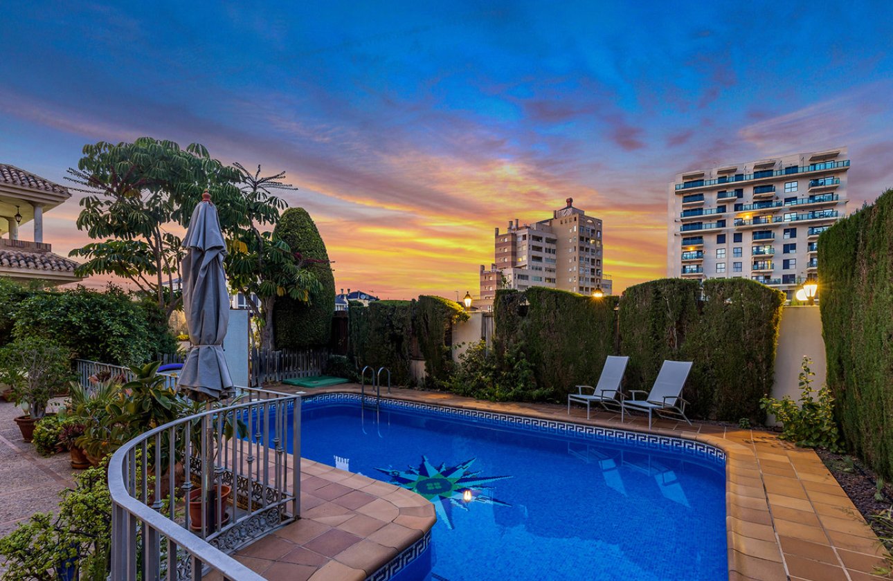 Használt ingatlanok - Villa -
Torrevieja - La Veleta