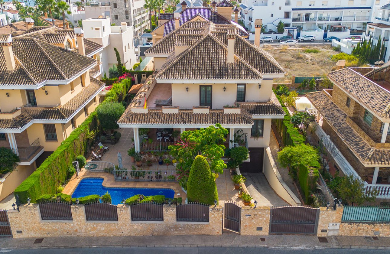 Használt ingatlanok - Villa -
Torrevieja - La Veleta