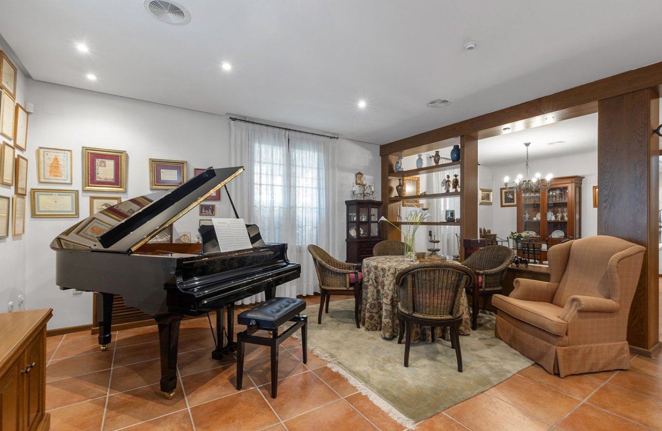 Használt ingatlanok - Villa -
Torrevieja - La Veleta