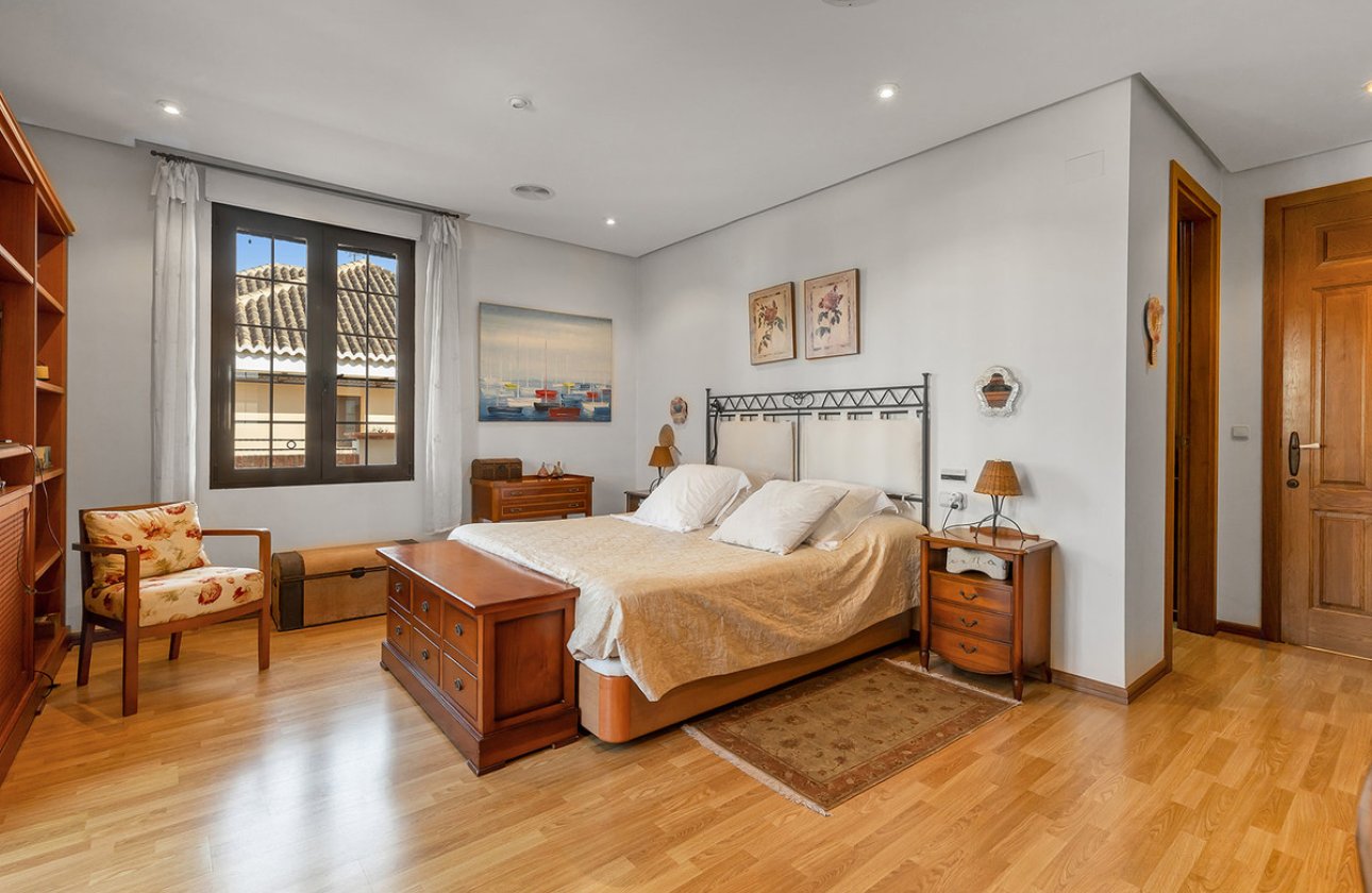 Használt ingatlanok - Villa -
Torrevieja - La Veleta