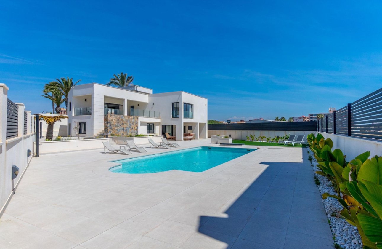 Használt ingatlanok - Villa -
Torrevieja - La Veleta