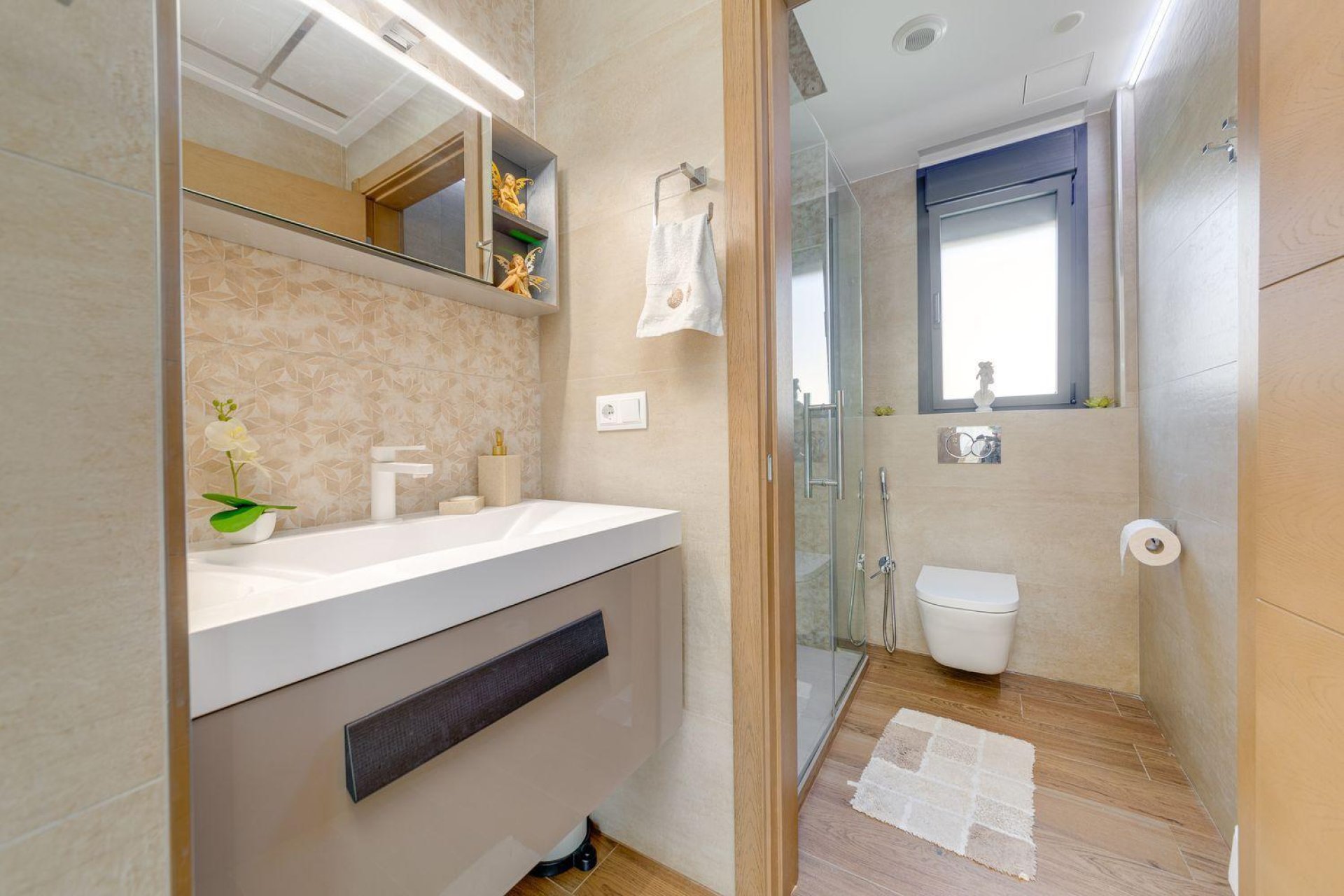 Használt ingatlanok - Villa -
Torrevieja - Los Balcones