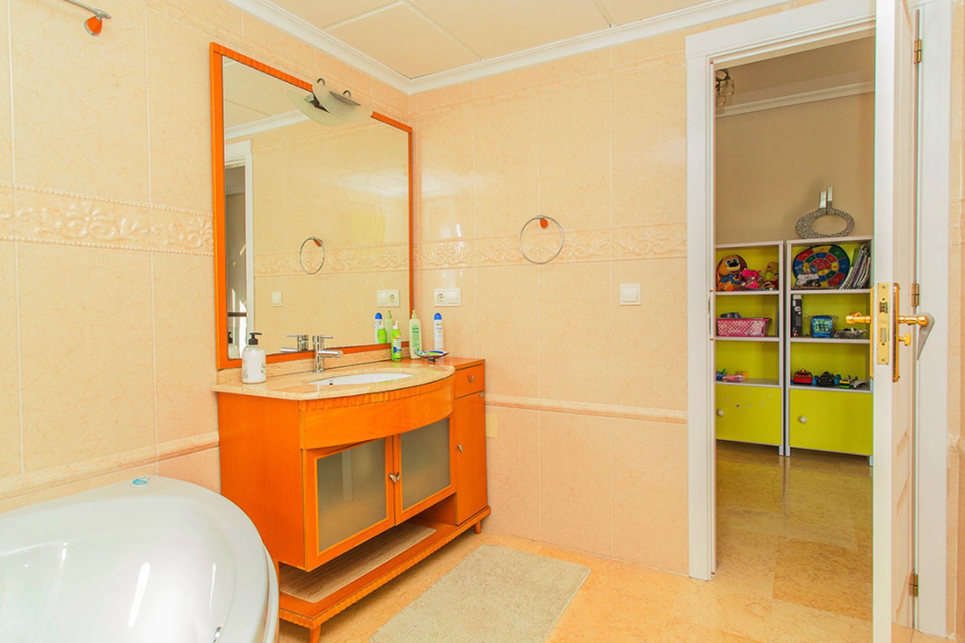 Használt ingatlanok - Villa -
Torrevieja - Torre la mata