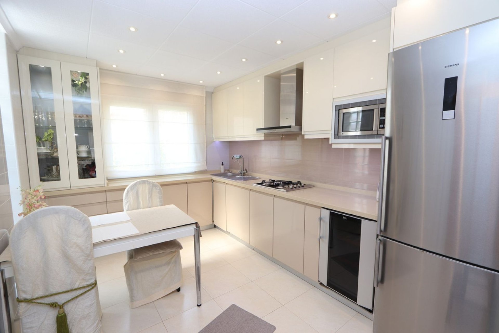 Használt ingatlanok - Villa -
Torrevieja - Torrevieja Centro