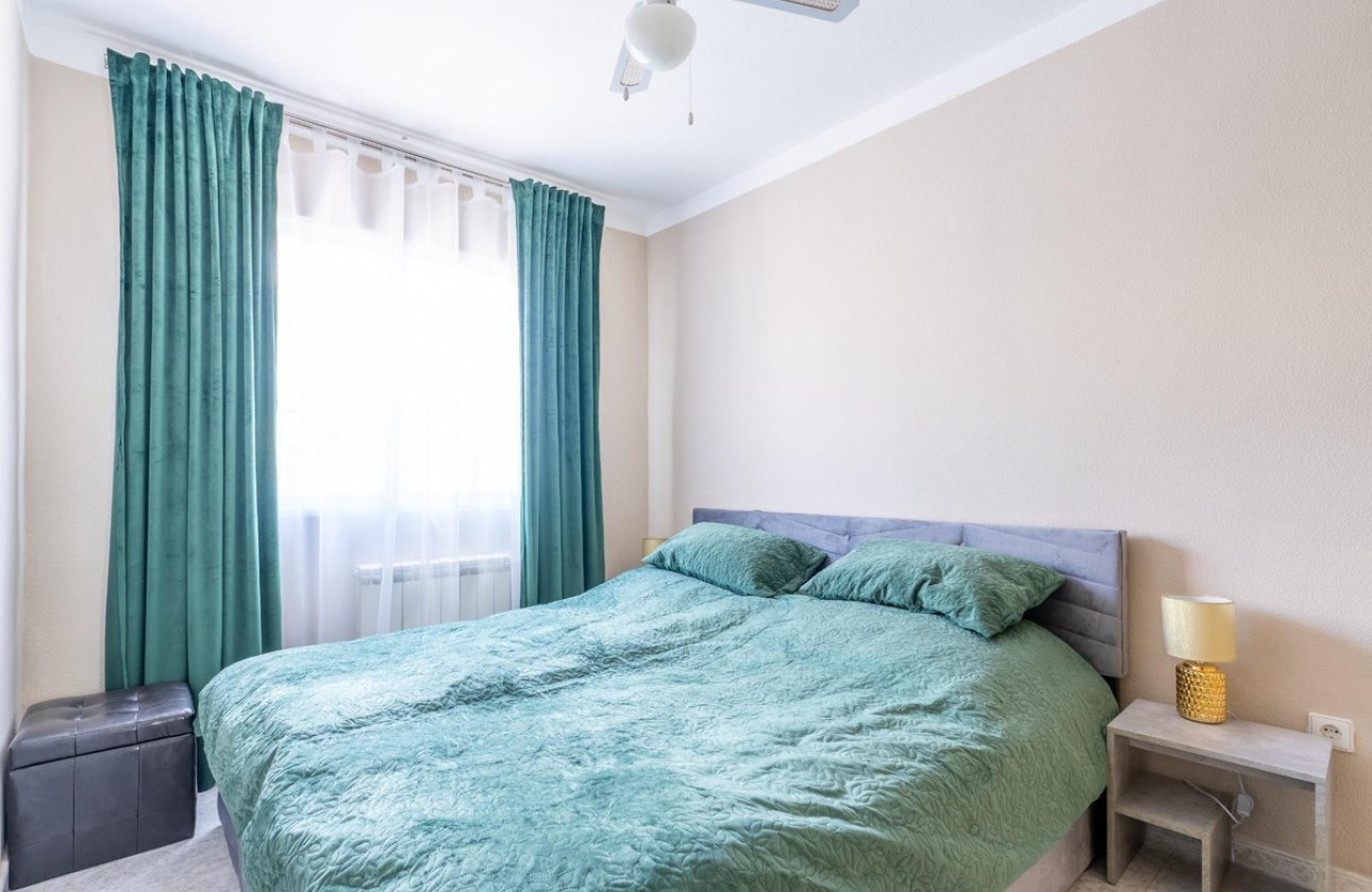 Használt ingatlanok - Villa -
Torrevieja - Torrevieja Centro