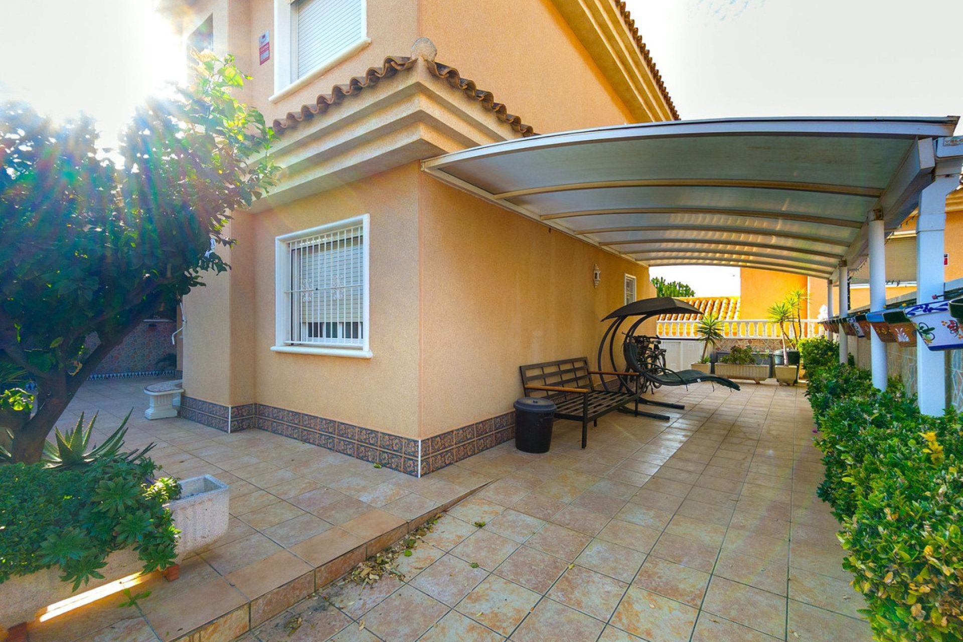 Használt ingatlanok - Villa -
Torrevieja - Torrevieja Centro