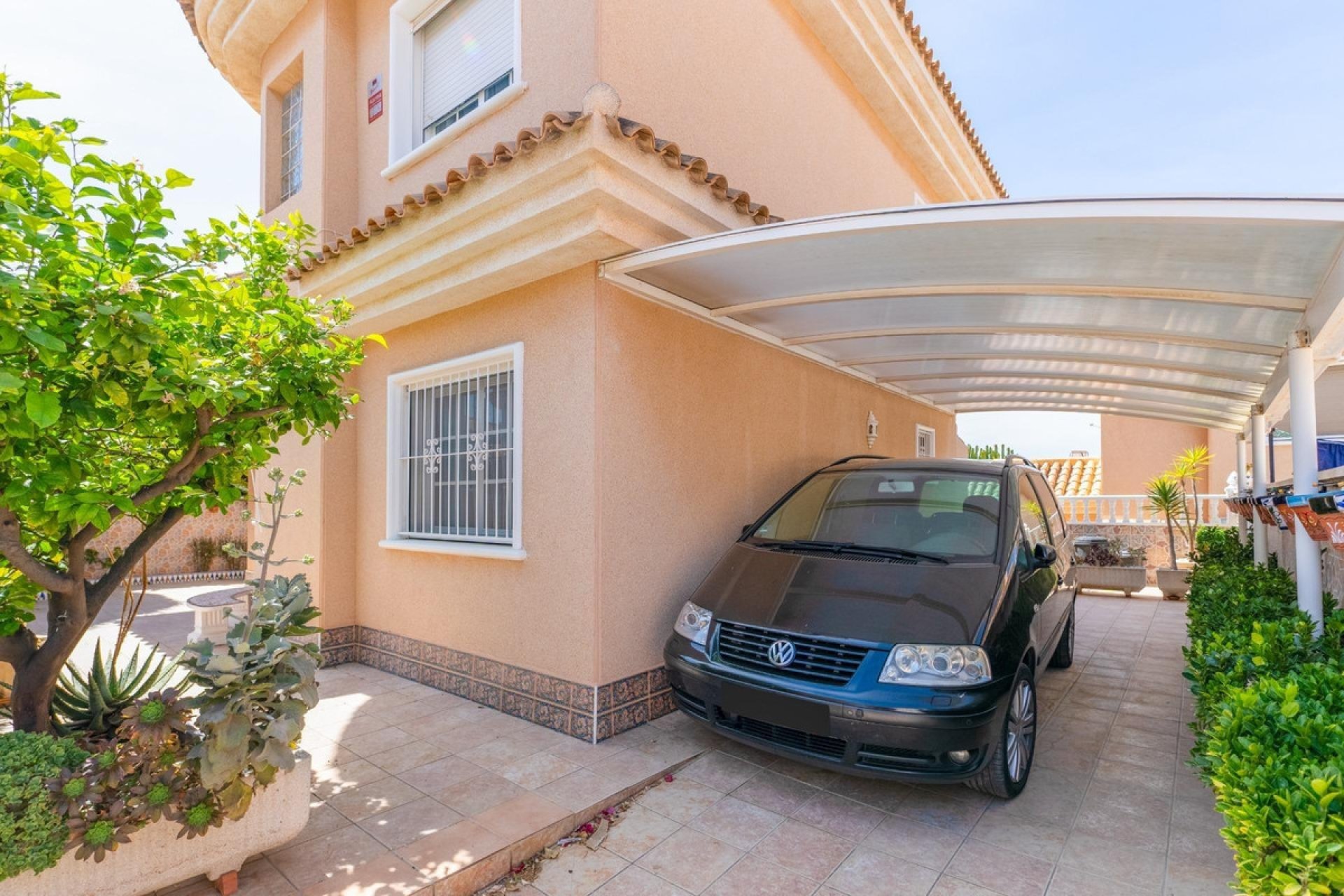 Használt ingatlanok - Villa -
Torrevieja - Torrevieja Centro