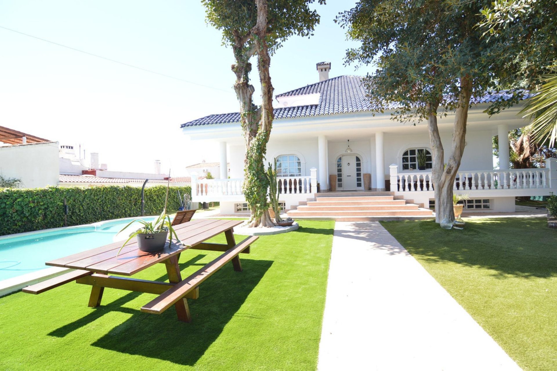 Használt ingatlanok - Villa -
Torrevieja - Torrevieja Centro