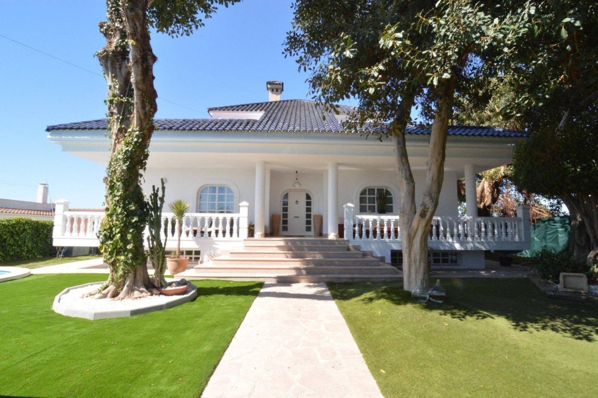 Használt ingatlanok - Villa -
Torrevieja - Torrevieja Centro