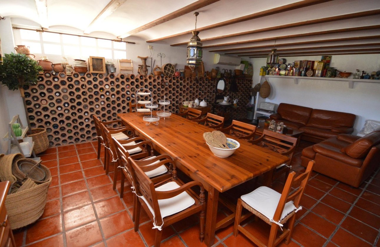 Használt ingatlanok - Villa -
Torrevieja - Torrevieja Centro