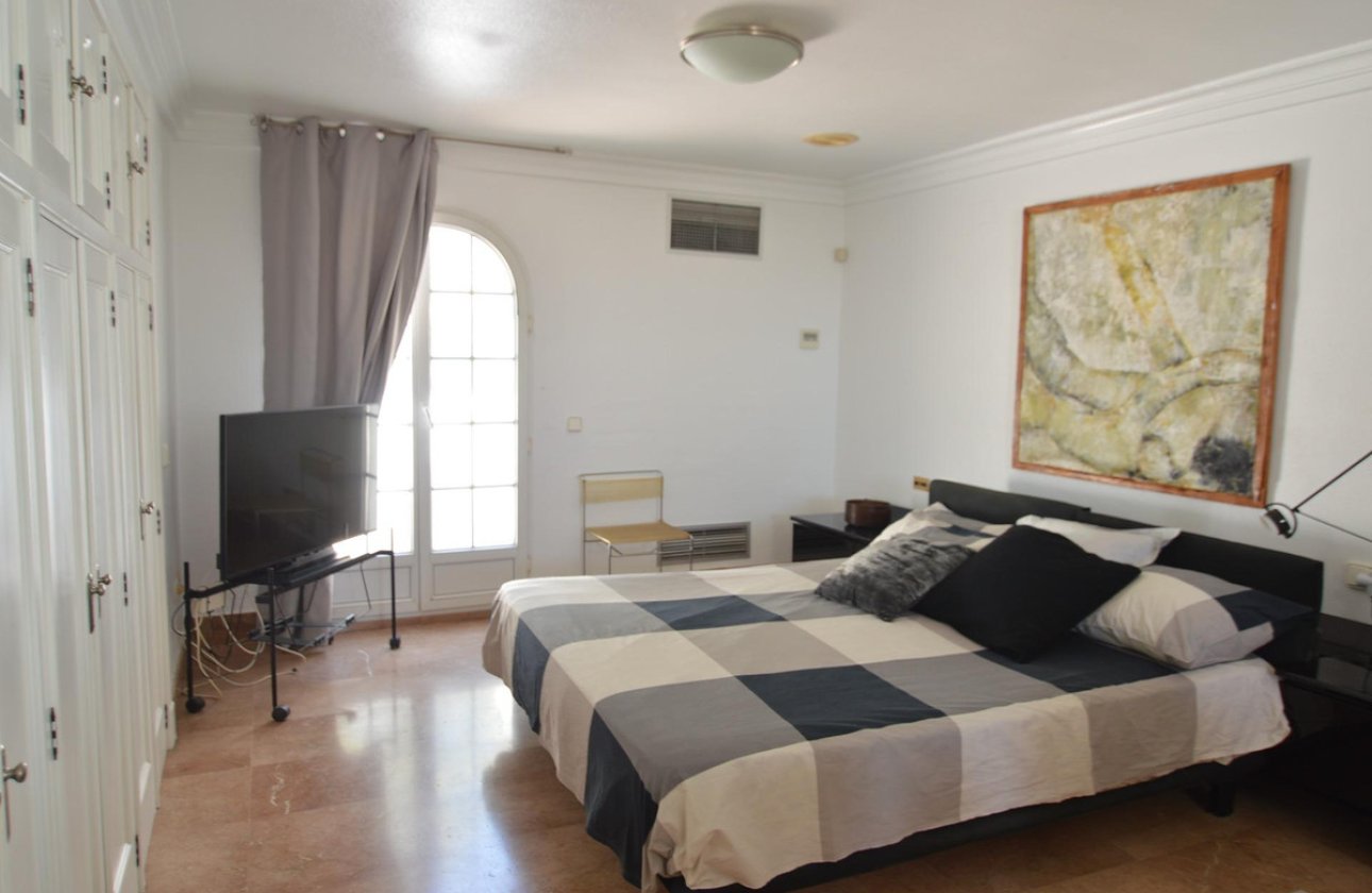 Használt ingatlanok - Villa -
Torrevieja - Torrevieja Centro