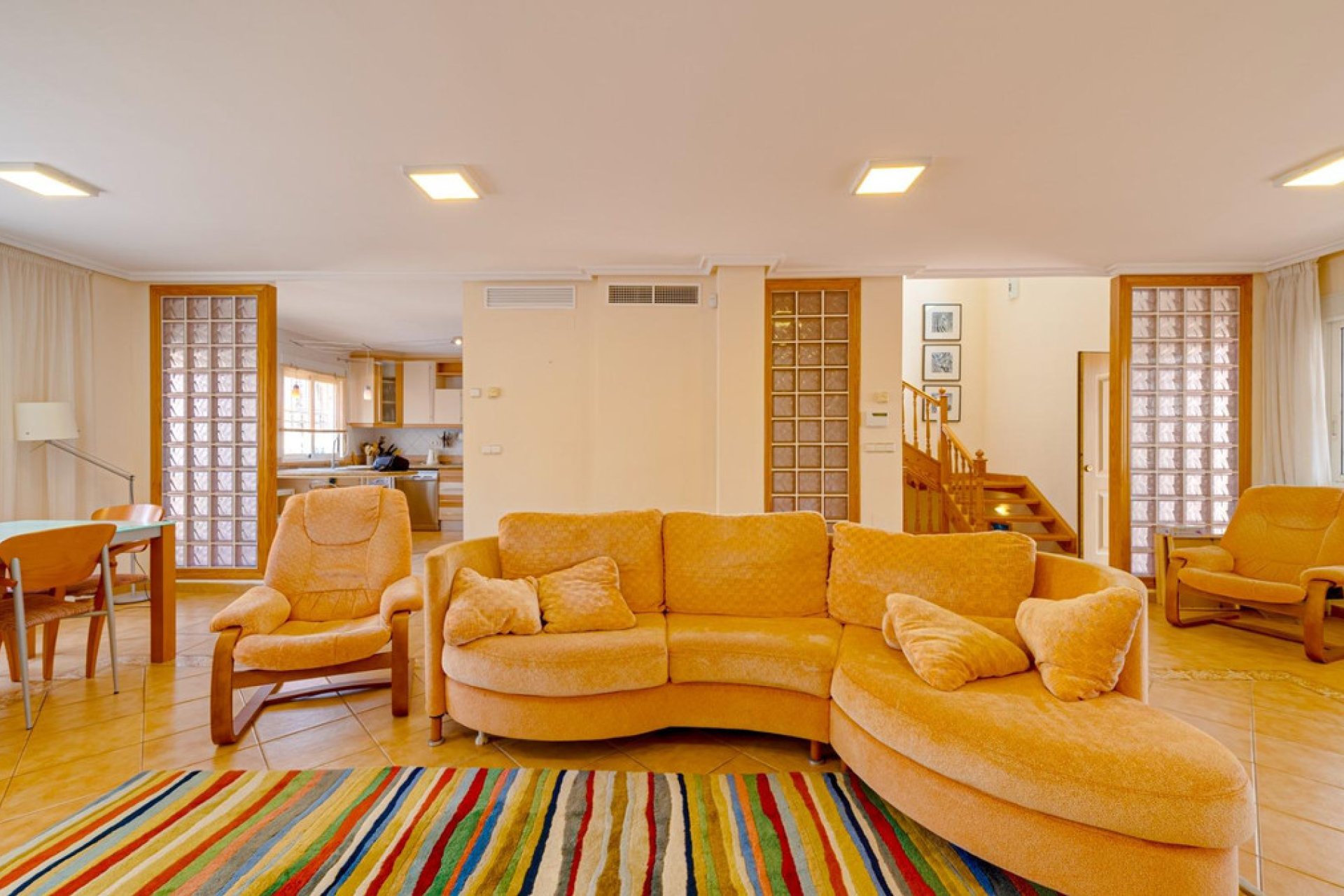 Használt ingatlanok - Villa -
Torrevieja - Torrevieja Centro