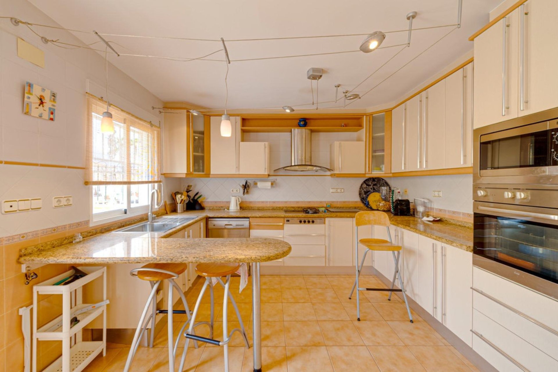 Használt ingatlanok - Villa -
Torrevieja - Torrevieja Centro