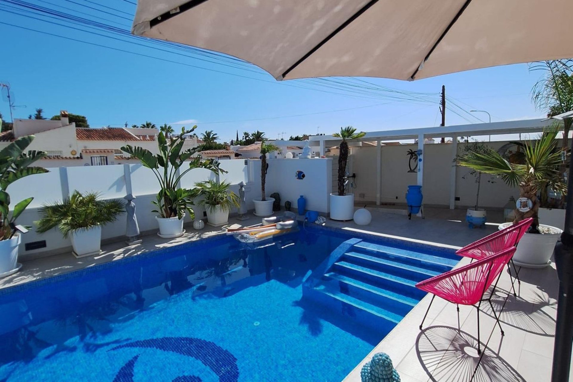 Használt ingatlanok - Villa -
Torrevieja - Torrevieja Centro