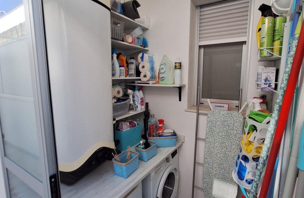 Használt ingatlanok - Villa -
Torrevieja - Torrevieja Centro