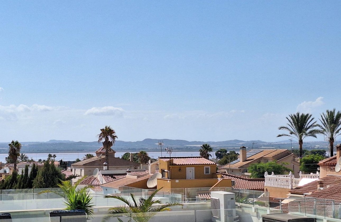 Használt ingatlanok - Villa -
Torrevieja - Torrevieja Centro