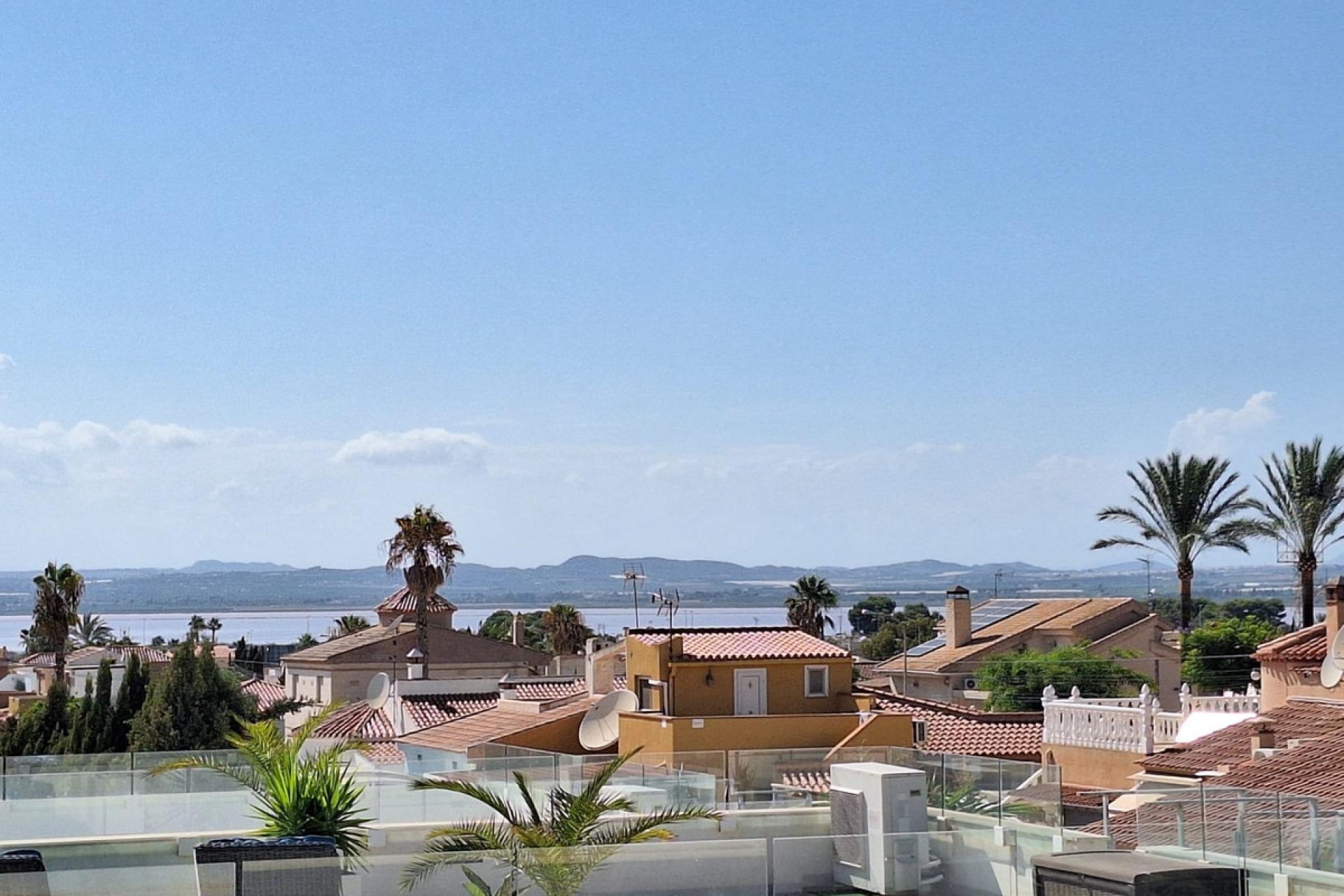 Használt ingatlanok - Villa -
Torrevieja - Torrevieja Centro