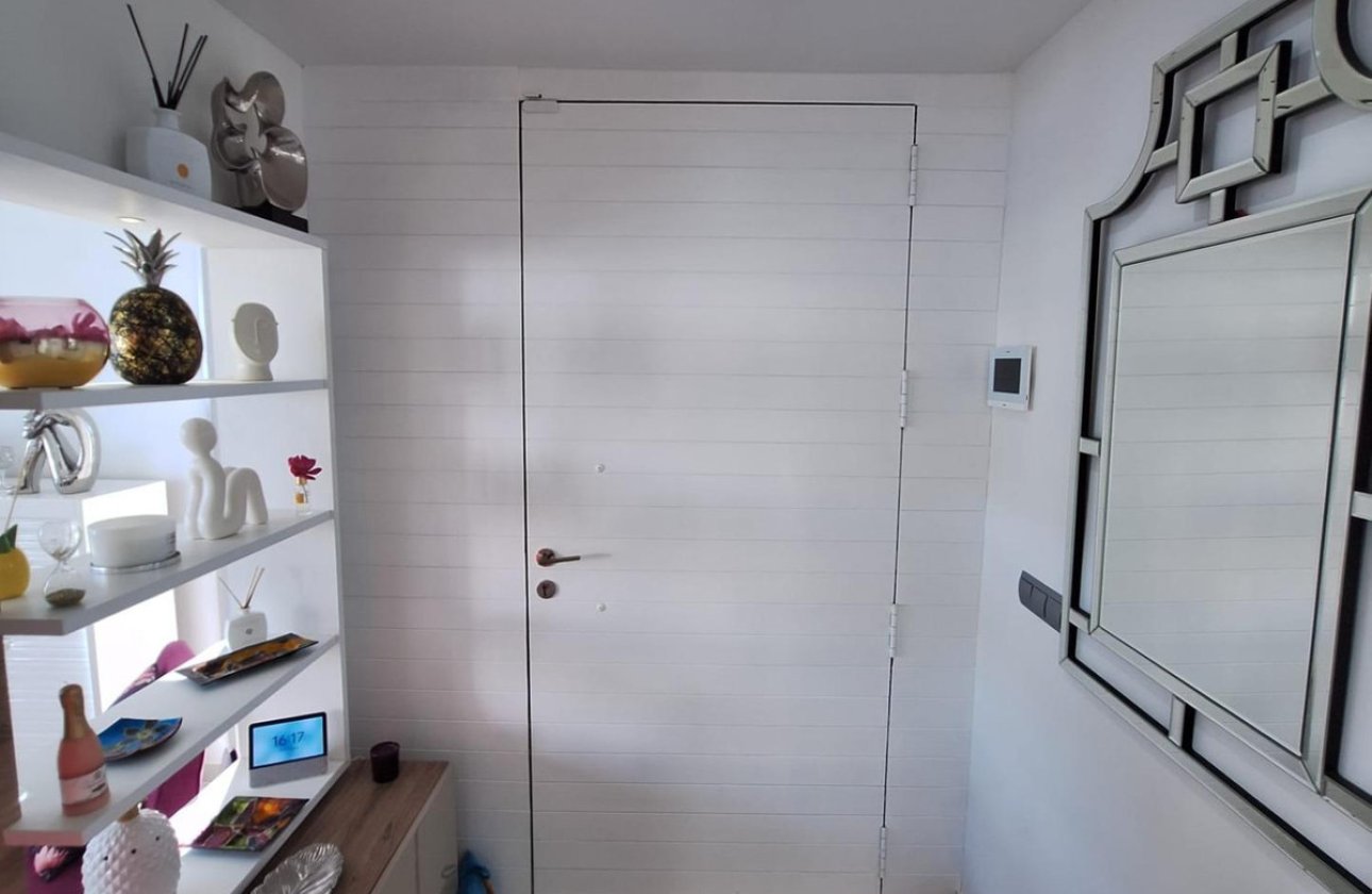 Használt ingatlanok - Villa -
Torrevieja - Torrevieja Centro