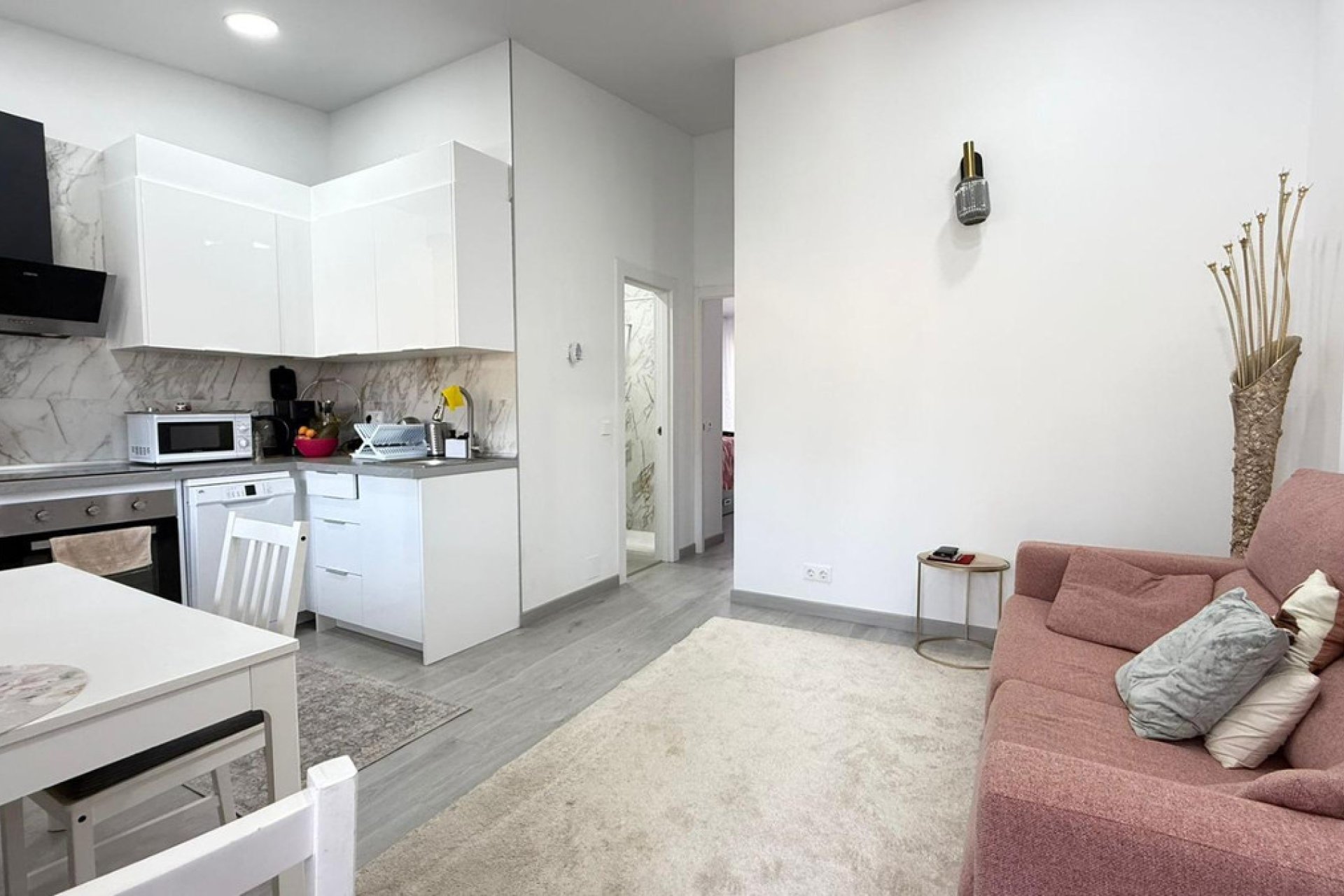 Használt ingatlanok - Villa -
Torrevieja - Torrevieja Centro