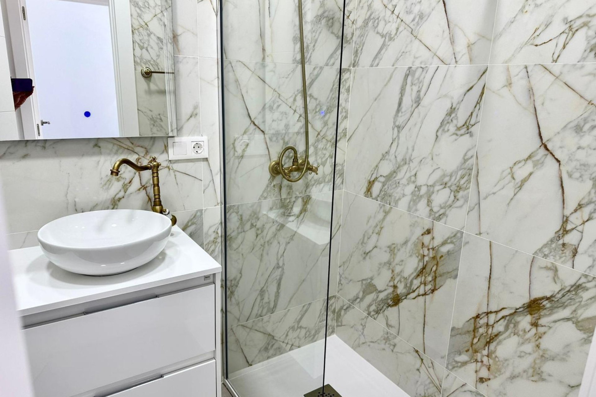 Használt ingatlanok - Villa -
Torrevieja - Torrevieja Centro