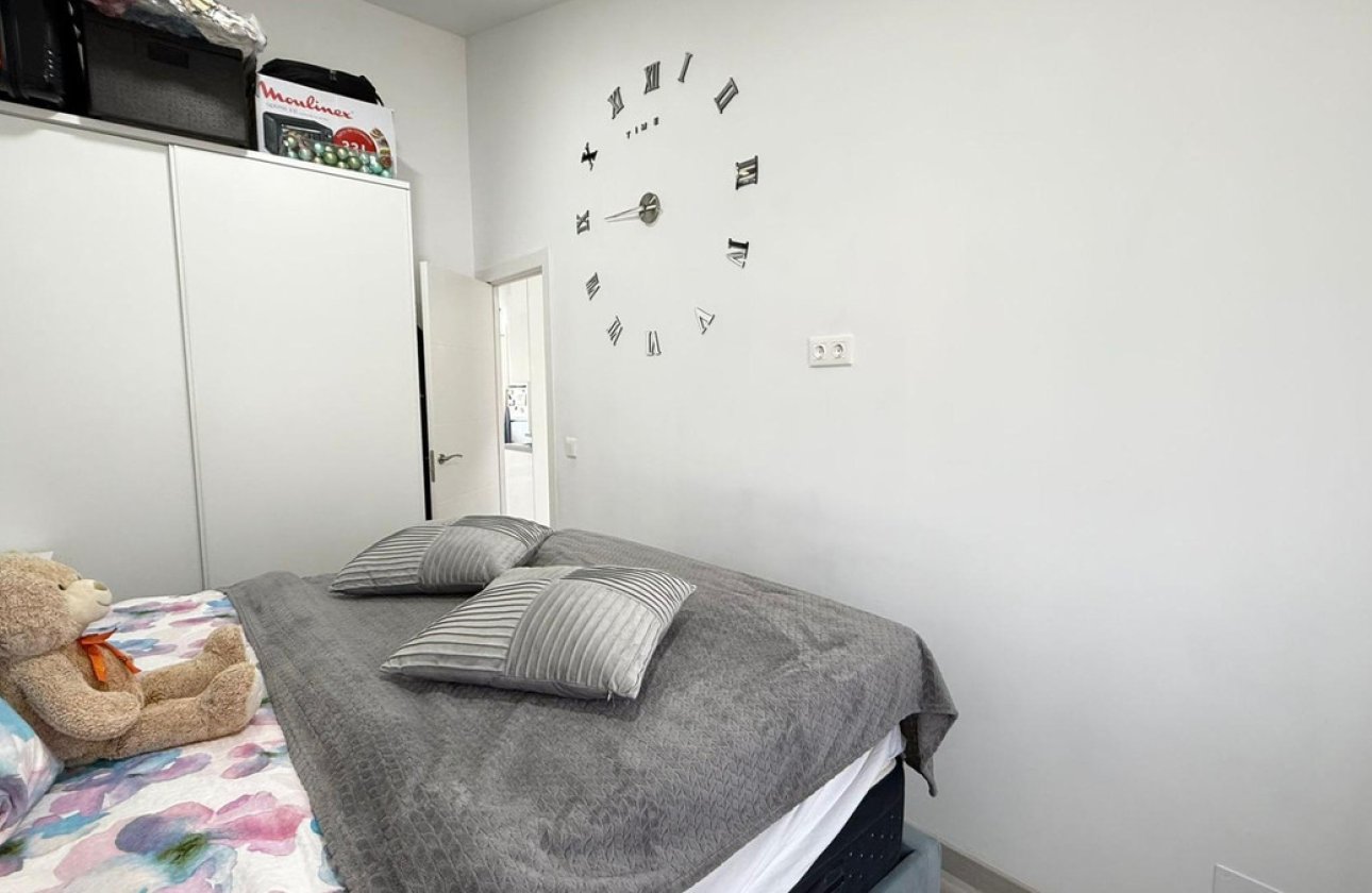 Használt ingatlanok - Villa -
Torrevieja - Torrevieja Centro