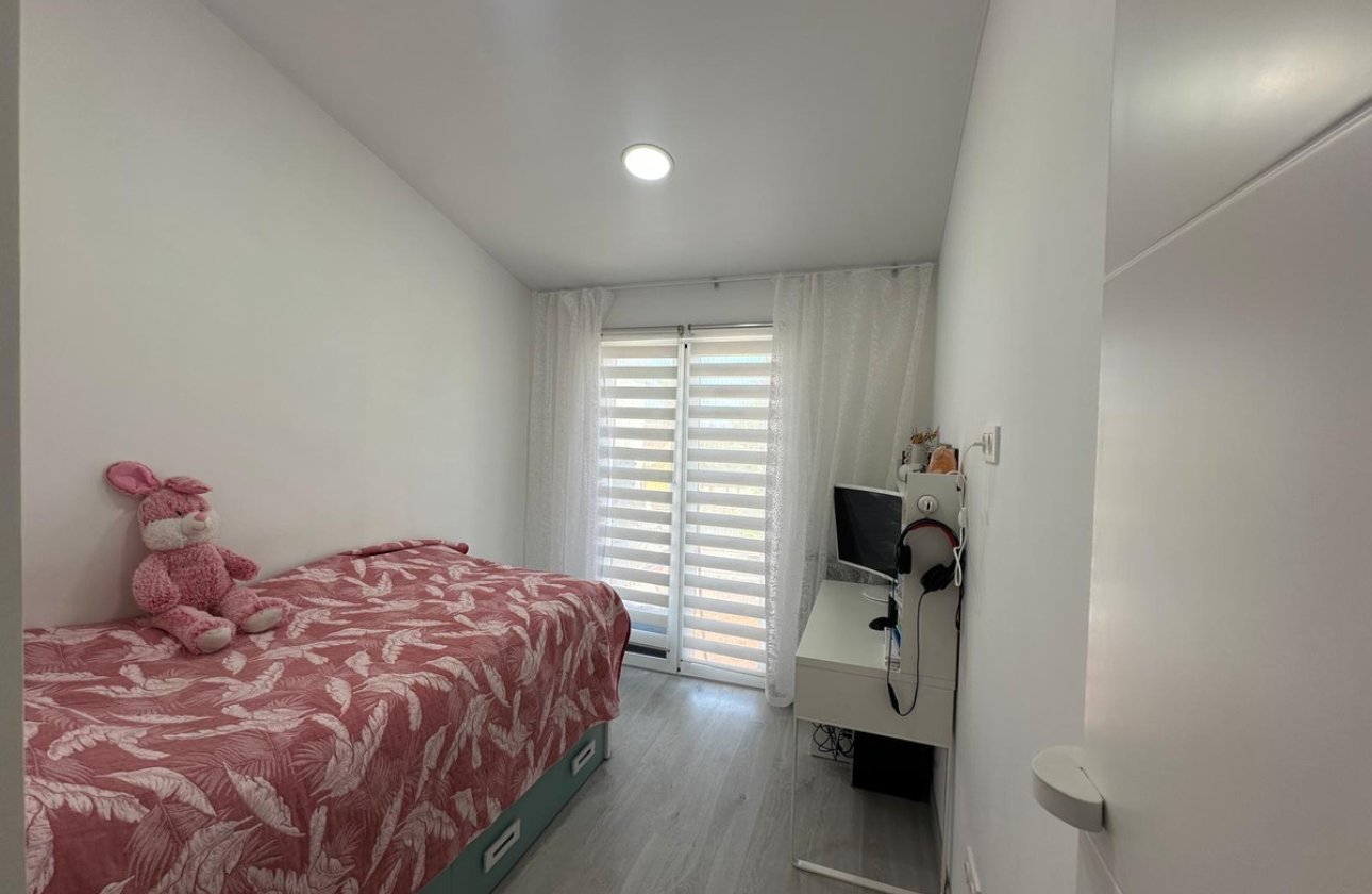 Használt ingatlanok - Villa -
Torrevieja - Torrevieja Centro