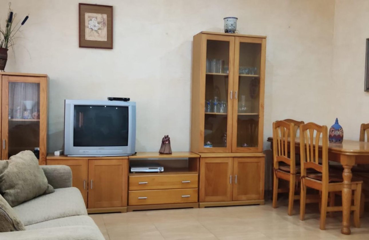 Használt ingatlanok - Villa -
Torrevieja - Torrevieja Centro