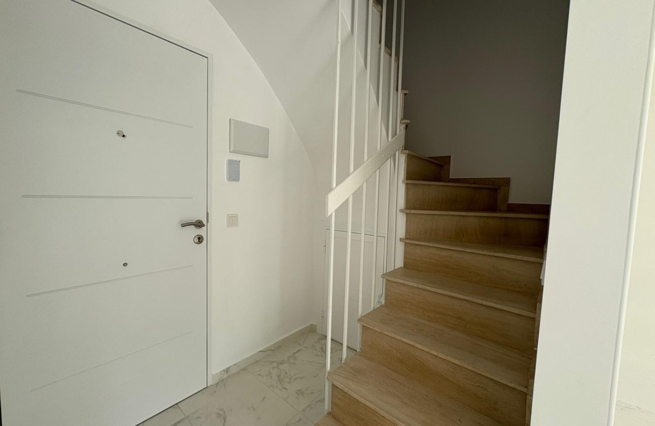 Használt ingatlanok - Villa -
Torrevieja - Torrevieja Centro