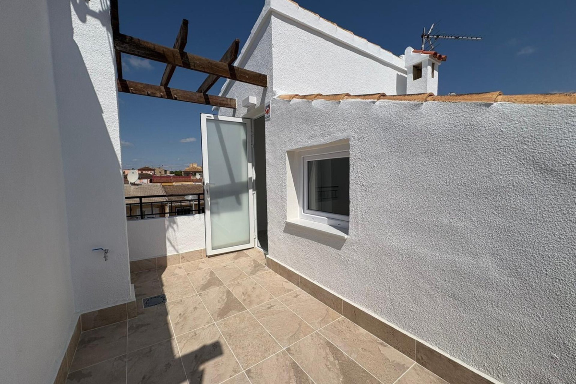 Használt ingatlanok - Villa -
Torrevieja - Torrevieja Centro