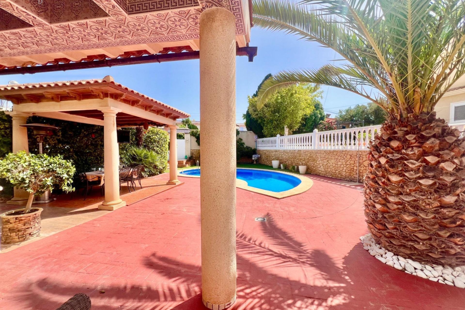 Használt ingatlanok - Villa -
Torrevieja - Torrevieja Centro