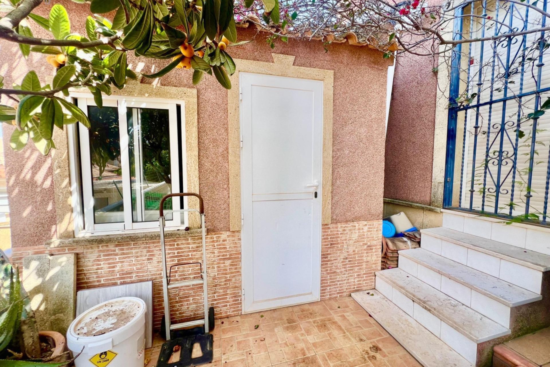 Használt ingatlanok - Villa -
Torrevieja - Torrevieja Centro