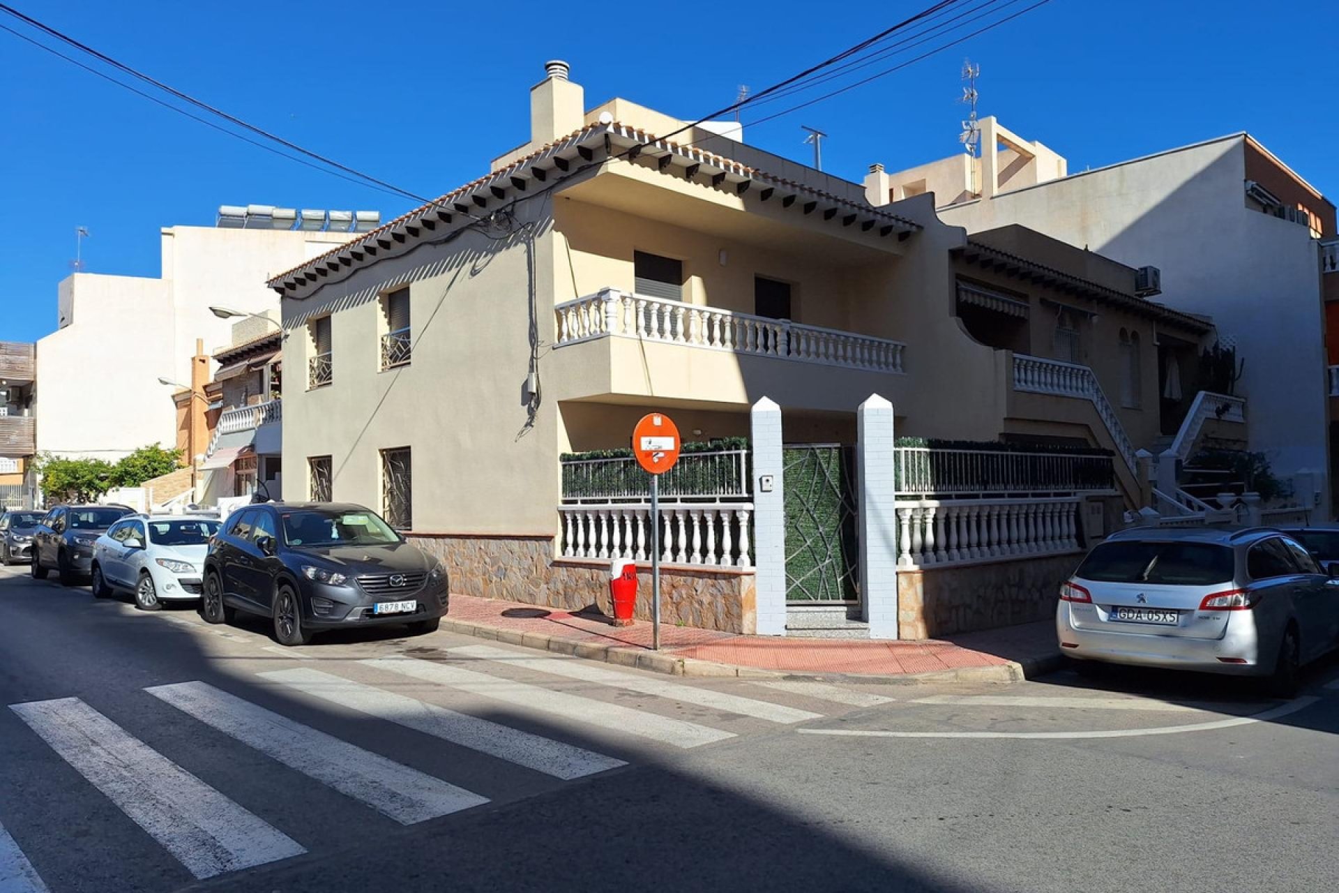 Használt ingatlanok - Villa -
Torrevieja - Torrevieja Centro