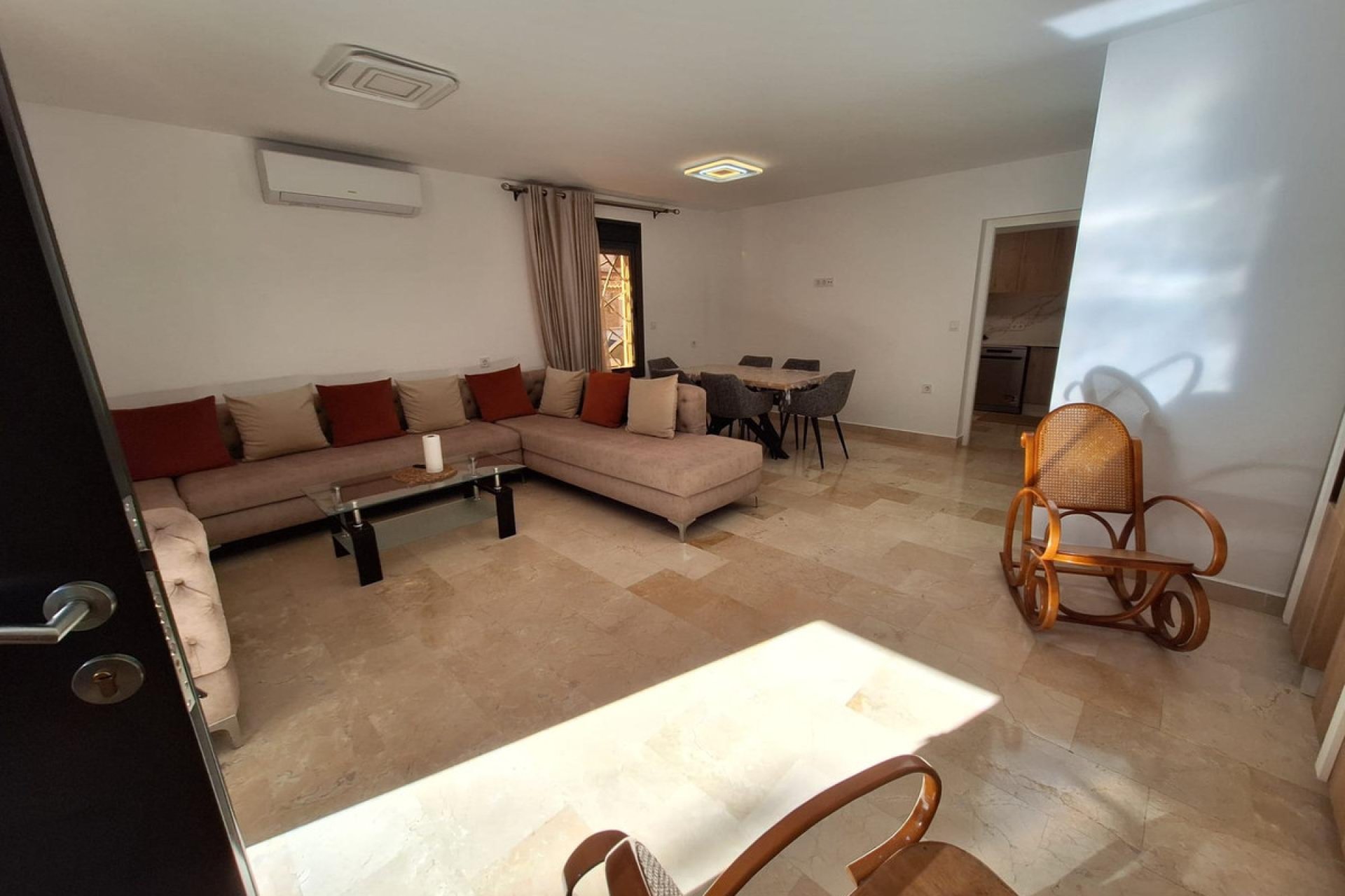 Használt ingatlanok - Villa -
Torrevieja - Torrevieja Centro